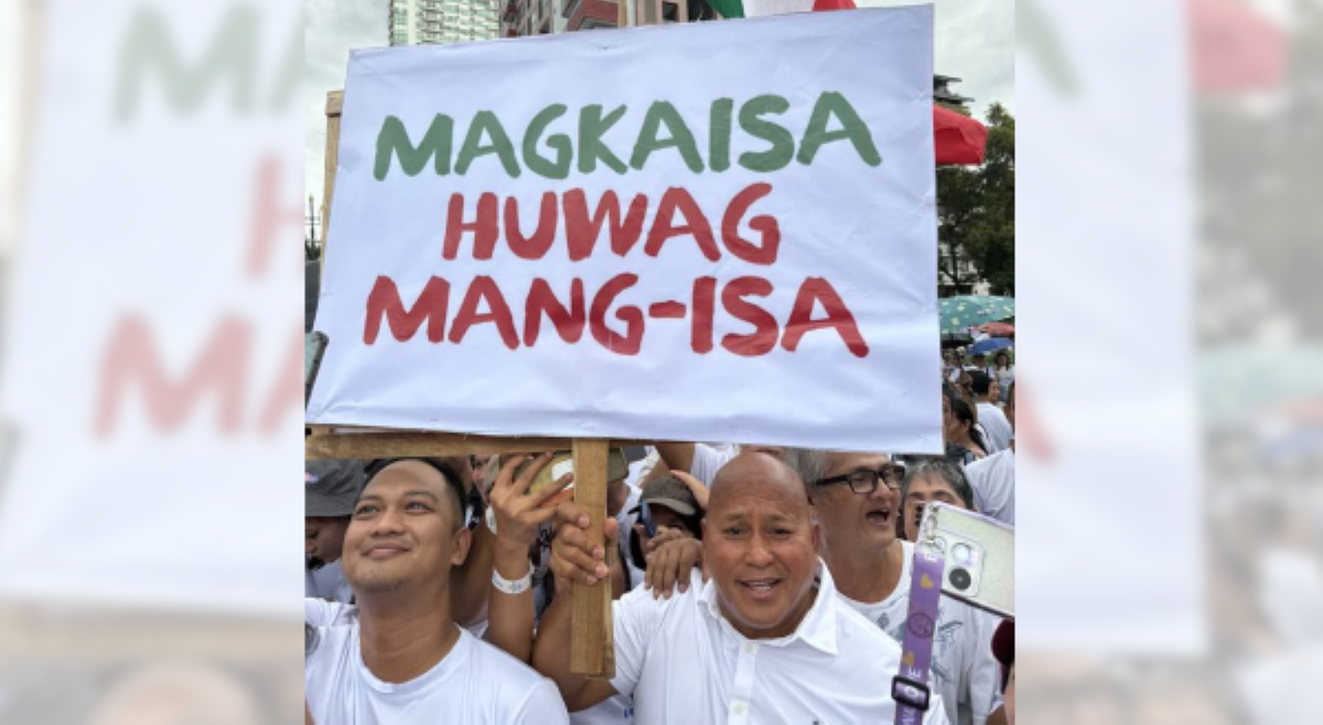 Sen. Bato, ibinalandra &lsquo;Magkaisa huwag mang-isa&rsquo; placard sa peace rally ng INC