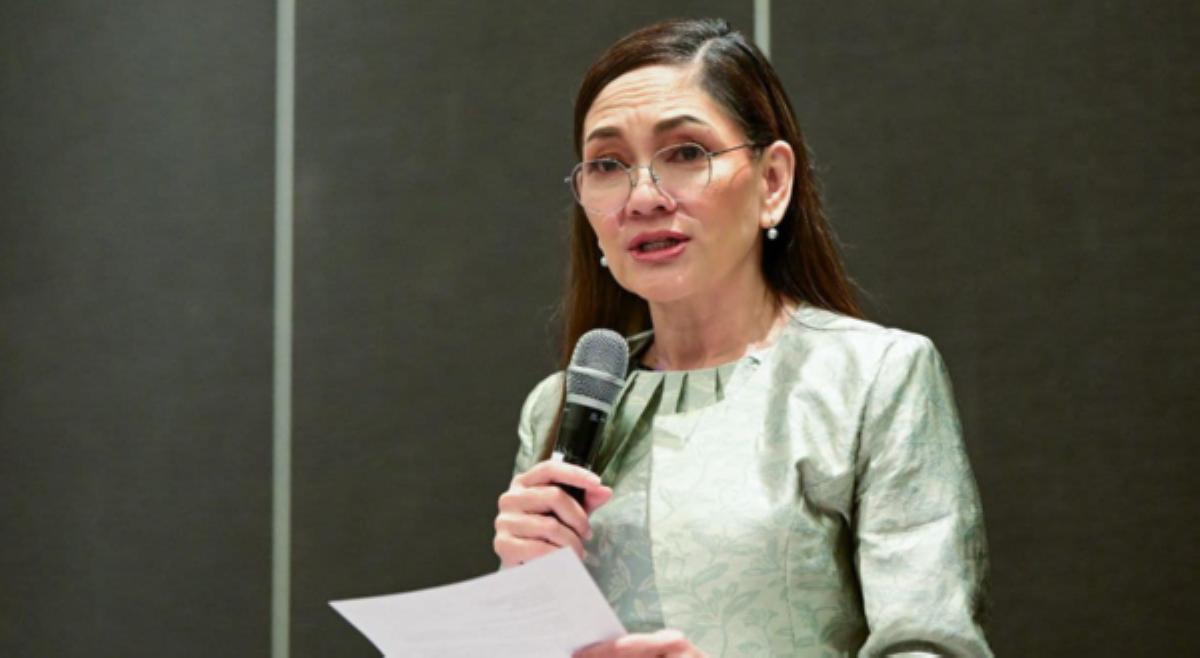 Hontiveros, walang nakitang blangko sa 2025 budget