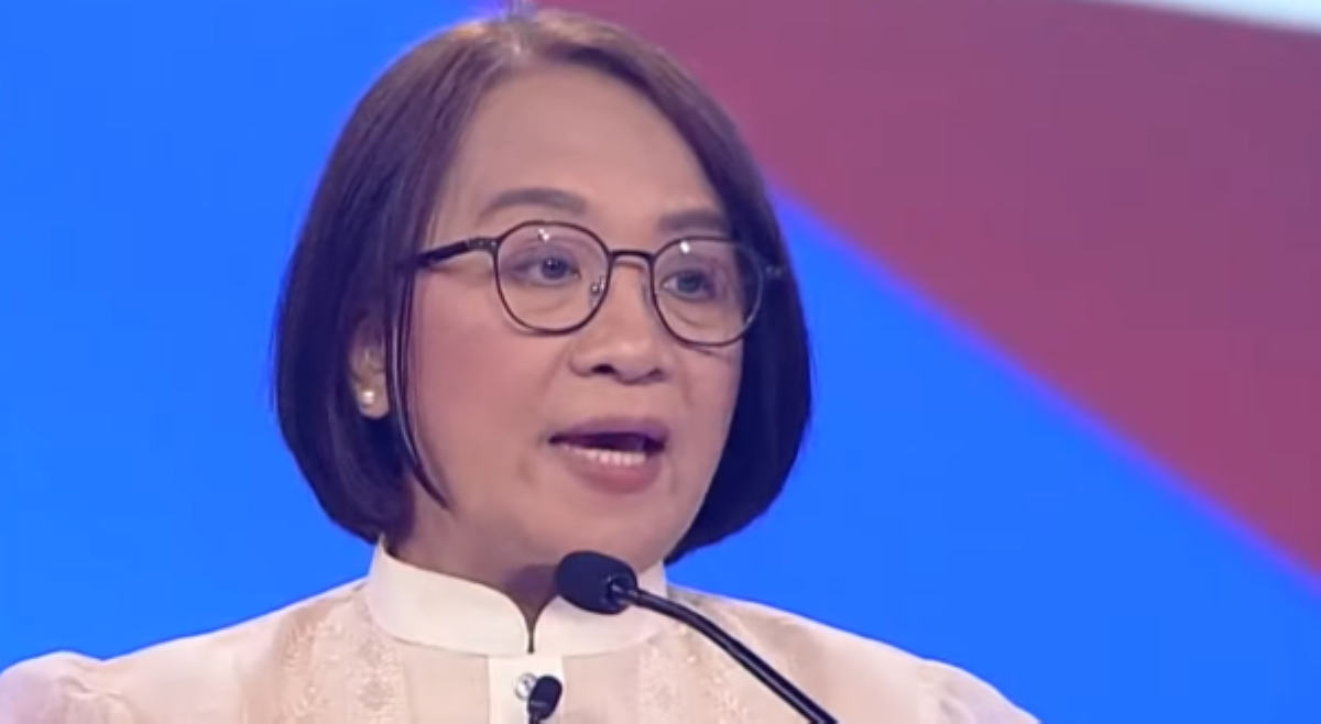 Castro, proud left: 'Pero hindi as member ng CPP'
