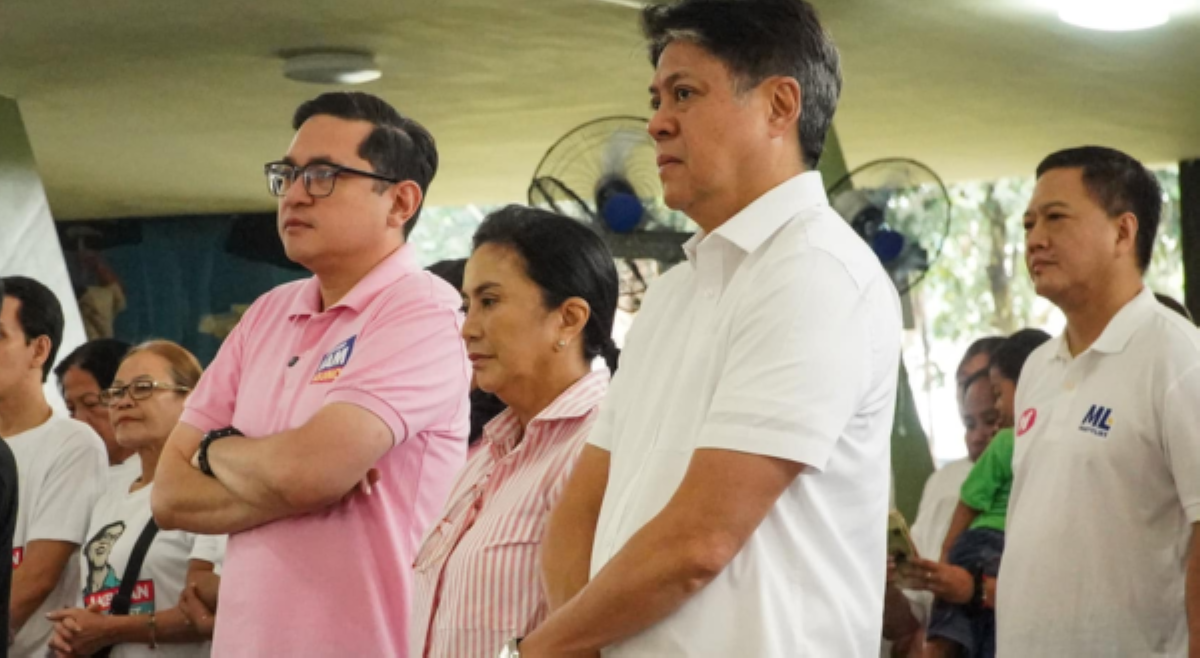 Sa simula ng campaign period: Kiko-Bam, nagsimba kasama sina Ex-VP Leni