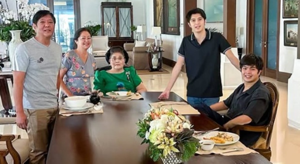 FL Liza, ibinida larawan nila ng pamilya kasama si Imelda