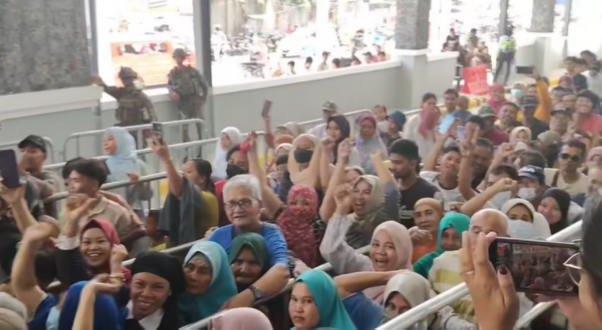 'Duterte! Duterte!' ipinagsigawan sa bagong bukas na mall sa Cotabato