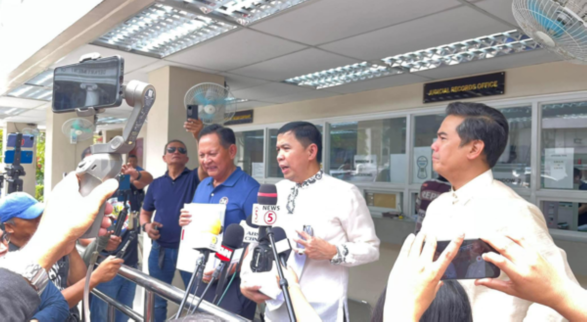 Torreon, iba pang abogado nagsumite ng petisyon laban sa &lsquo;online voting&rsquo; sa eleksyon
