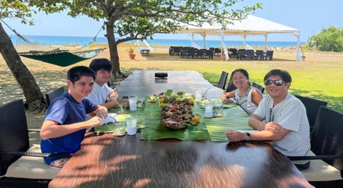 First Family nagbakasyon sa Suba Beach, Ilocos Norte sa Huwebes Santo
