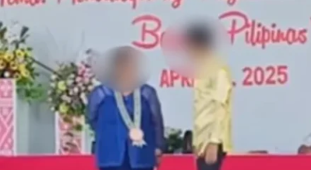 Principal sa Antique, pinatalsik na sa pwesto matapos ang viral toga incident