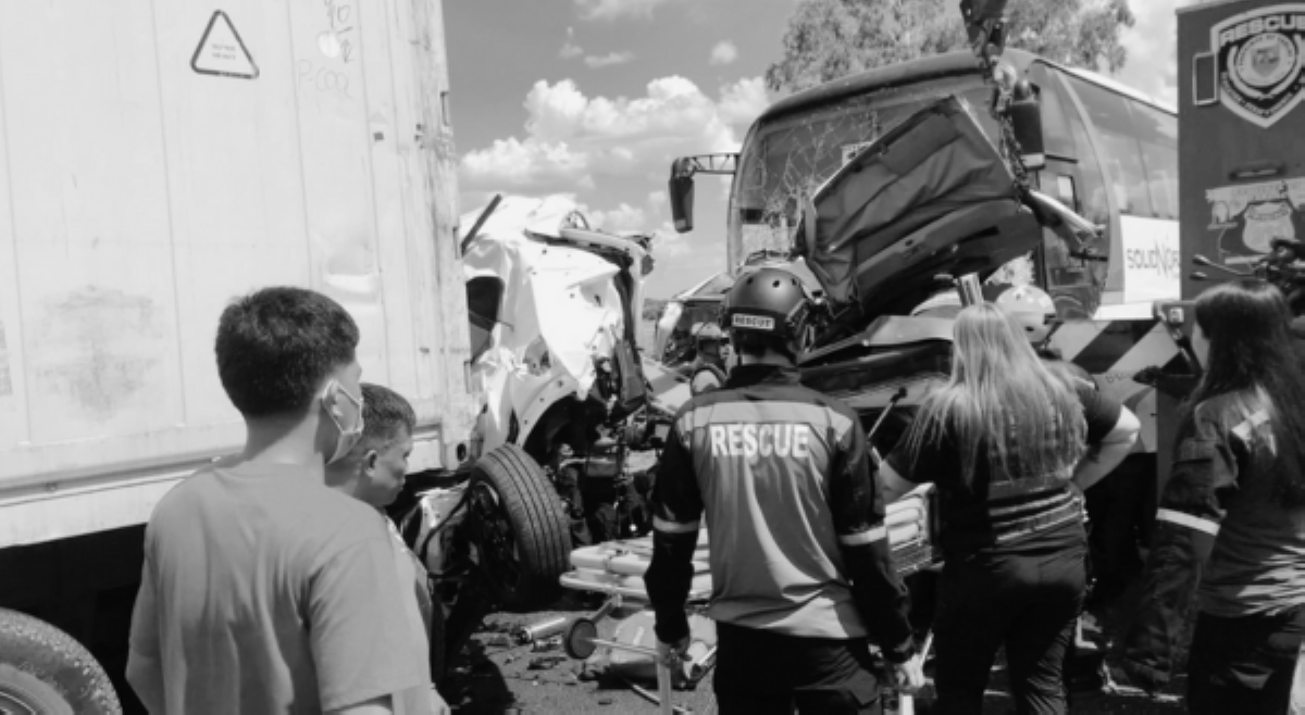 Nakatulog na driver ng bus, inararo mga sasakyan sa SCTEX, 10 patay!