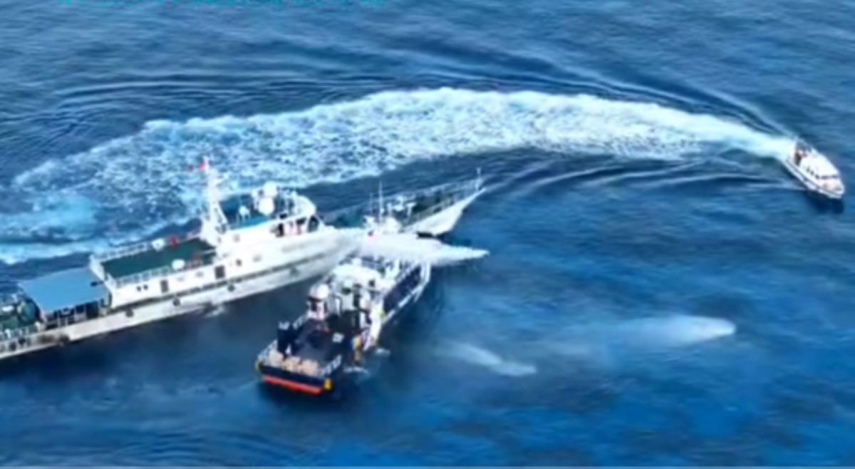 Research vessels ng BFAR, binomba ng tubig at ginitgit ng Chinese Coast Guard