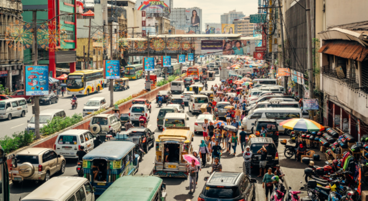 50% ng mga Pilipino, aminadong naghihirap pa rin&mdash;SWS