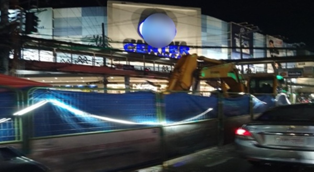 Netizen nagtataka sa sirang kalsada; 7 months na silang hiwalay ng ex, di pa rin tapos gawin?