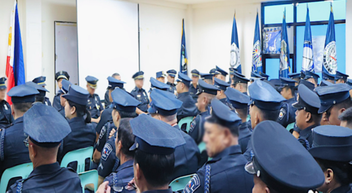 Ilang airport police na ginagatasan taxi driver sa NAIA, buminggo sa DOTr