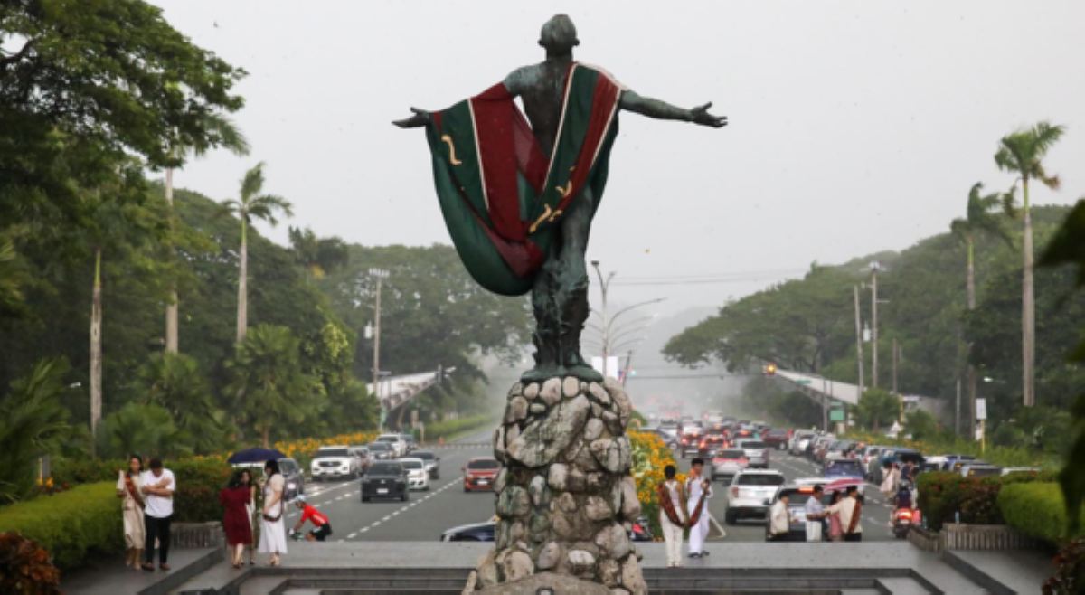 Mahigit 1,000 graduates ng UP Diliman, sumungkit ng Latin honors!