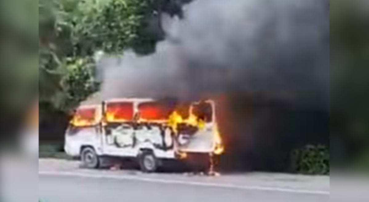Sasakyang may kargang patay, nagliyab sa daan!