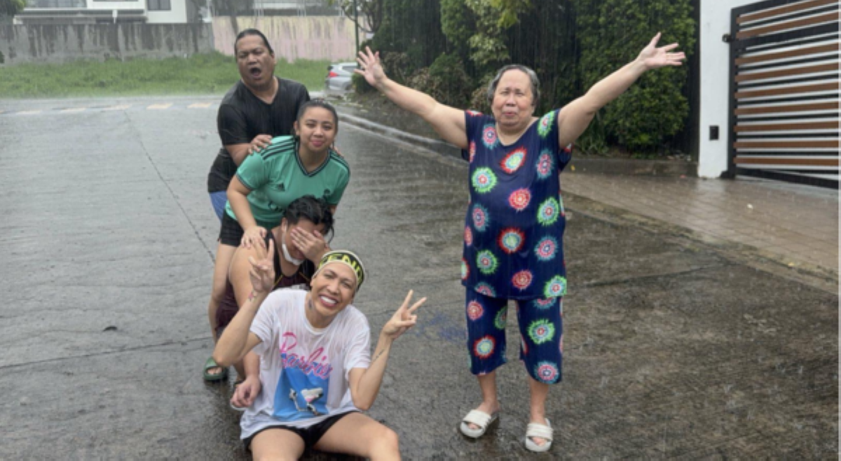 Vice Ganda, mas piniling maligo sa ulan kaysa pumasok sa trabaho