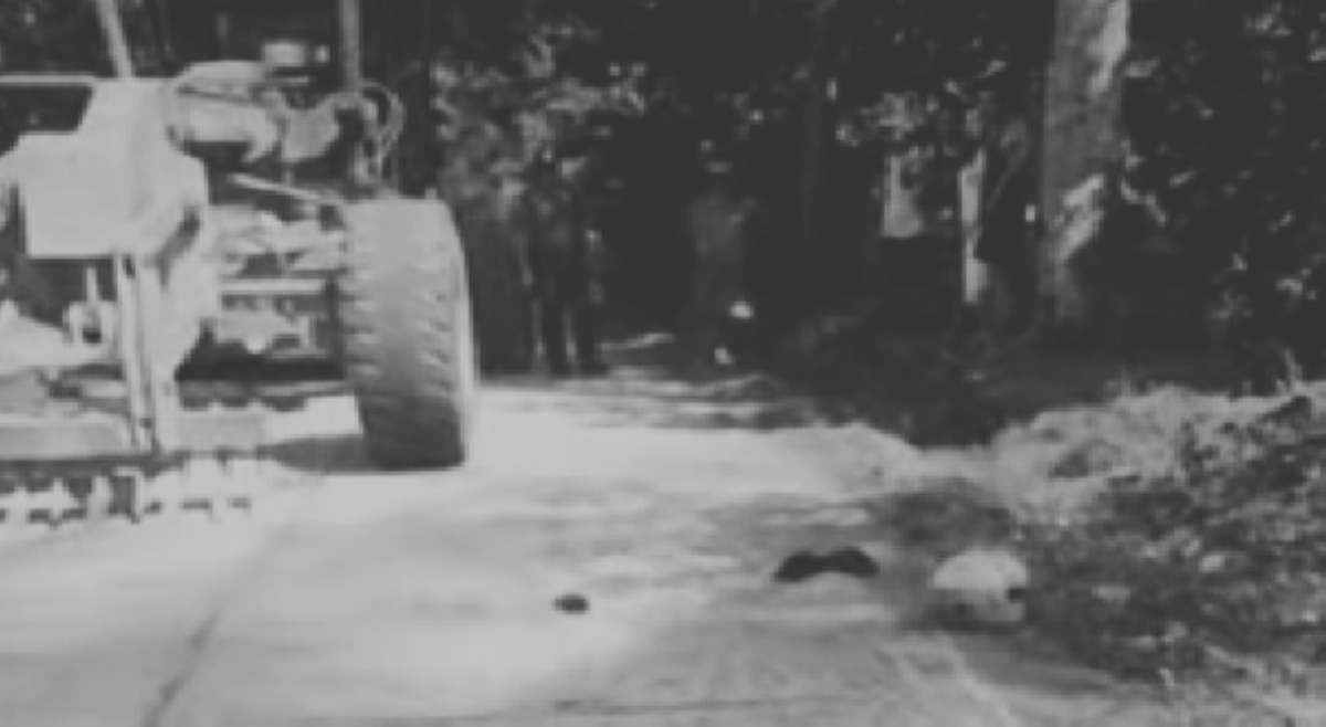 Mag-amang magka-angkas sa motor, nawalan ng balanse; batang sakay, nagulungan ng road grader