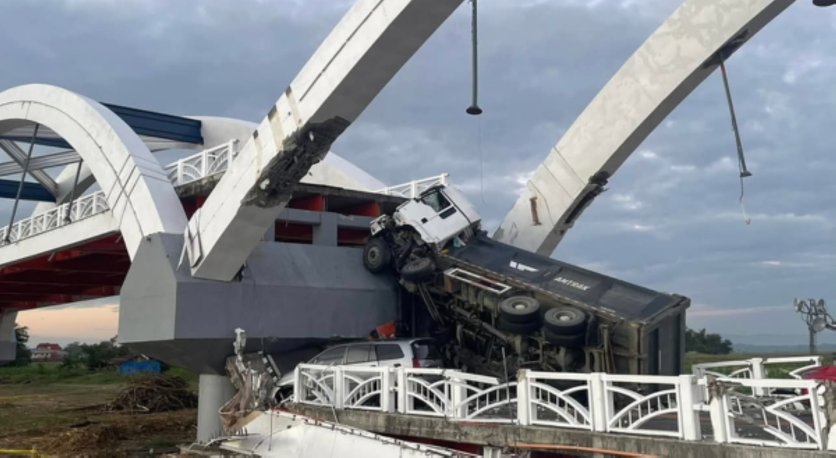 Truck driver na sanhi ng pagguho ng tulay sa Isabela, kakasuhan!