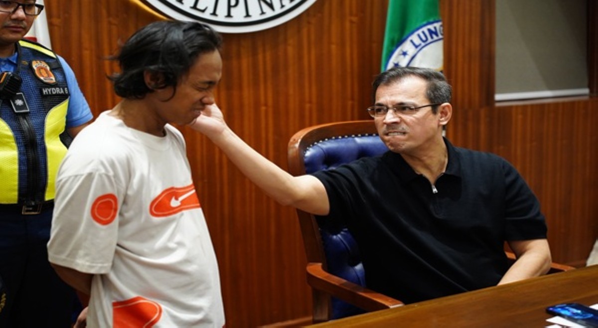 'Lowbat Boy' ng Maynila, nakatikim ng pitik-tenga kay Yorme Isko