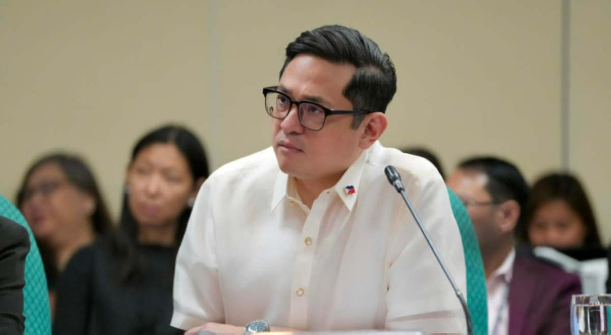 <b>Sen. Bam sa pondo ng flood control sa 2026: 'Kailangan maghain ng malinaw na plano ang DPWH!&rsquo;</b>