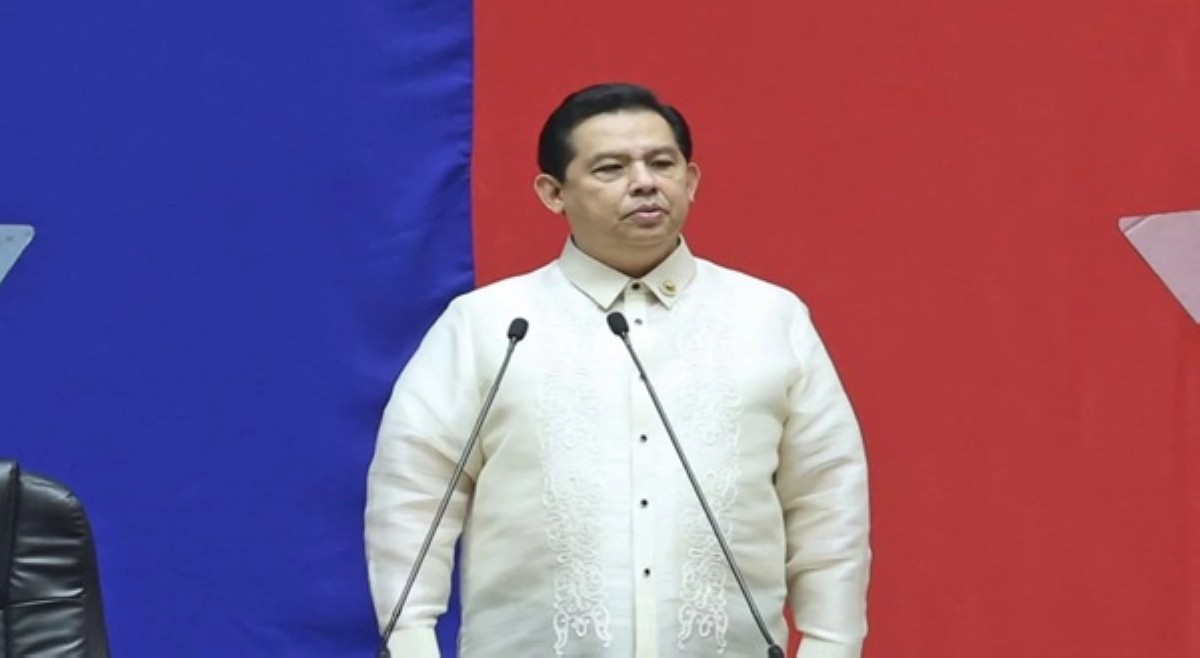 'We want you out... NOW!' Retired AFP, PNP officers atbp. pinabababa sa puwesto si Romualdez