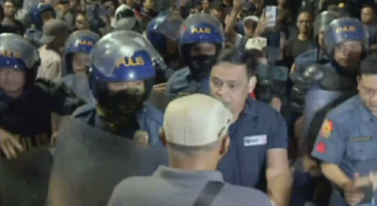 Reporter ng isang TV network, muntik makuyog ng mga raliyista