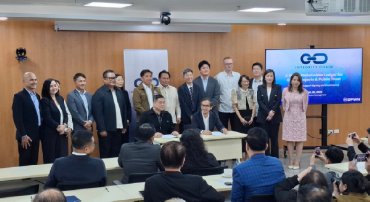 DPWH Sec. Dizon, pumirma ng MOA para sa blockchain-based monitoring system sa mga proyekto