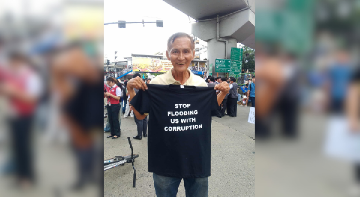 #BalitaExclusives: 'Young at heart!' 69-anyos na lolo, nakibahagi sa kilos-protesta ng mga kabataan
