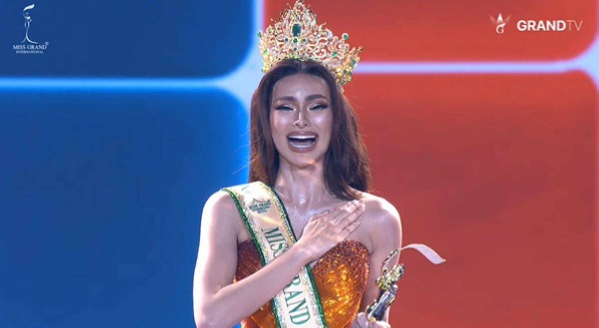 'My heart aches for my country drowned by corruption, lives lost to earthquakes and typhoons!'&mdash;Emma Tiglao