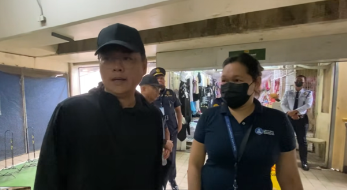 Grupo ng mga manggagawa, binengga si DOTr acting chief. Giovanni Lopez