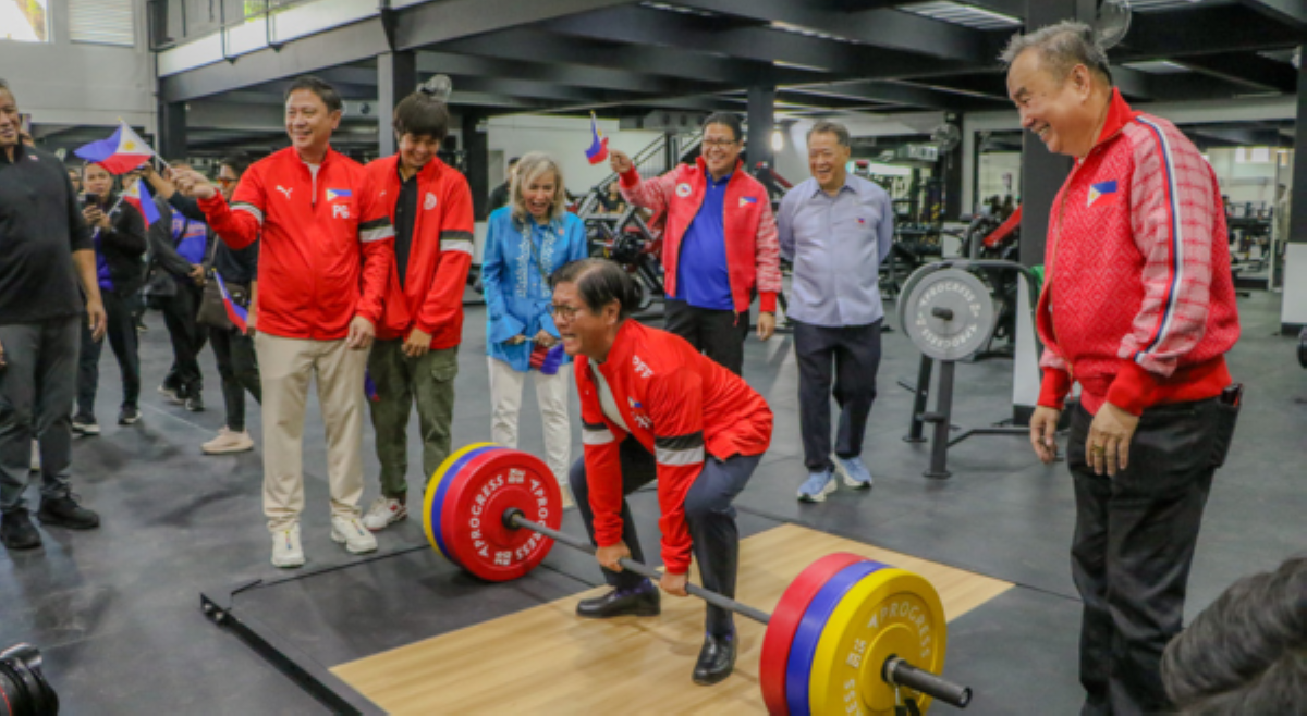PBBM, sinubukang buhatin isang barbell sa newly-renovated PhilSports Complex