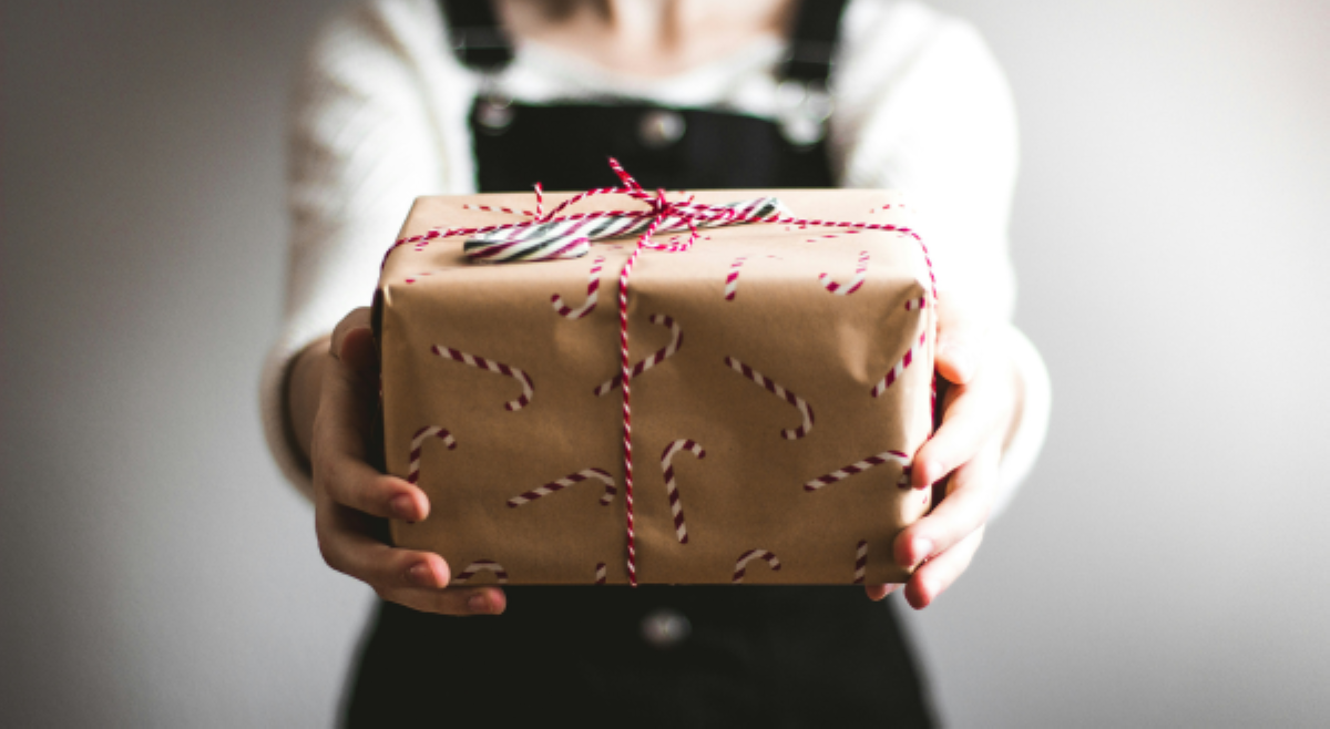 ALAMIN: Christmas gift ideas na may silbi sa reregaluhan mo