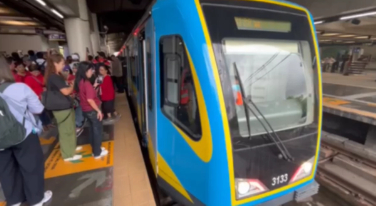 '12 days of Christmas' ng DOTr, idadaan sa libreng sakay sa LRT-1, 2 at MRT-3