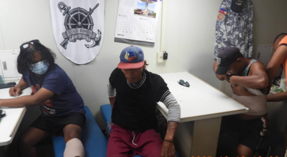 3 mangingisdang Pinoy, sugatan sa water canon ng China sa Escoda Shoal