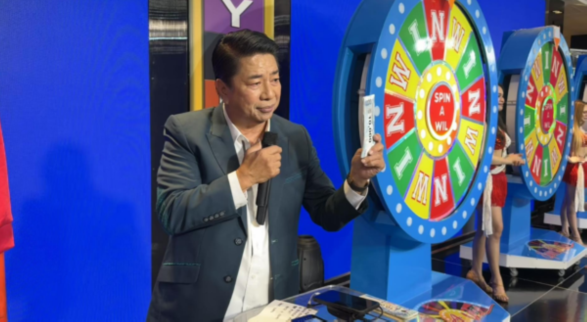 Ayaw paawat? Willie Revillame, nanermon na naman habang nakaere!