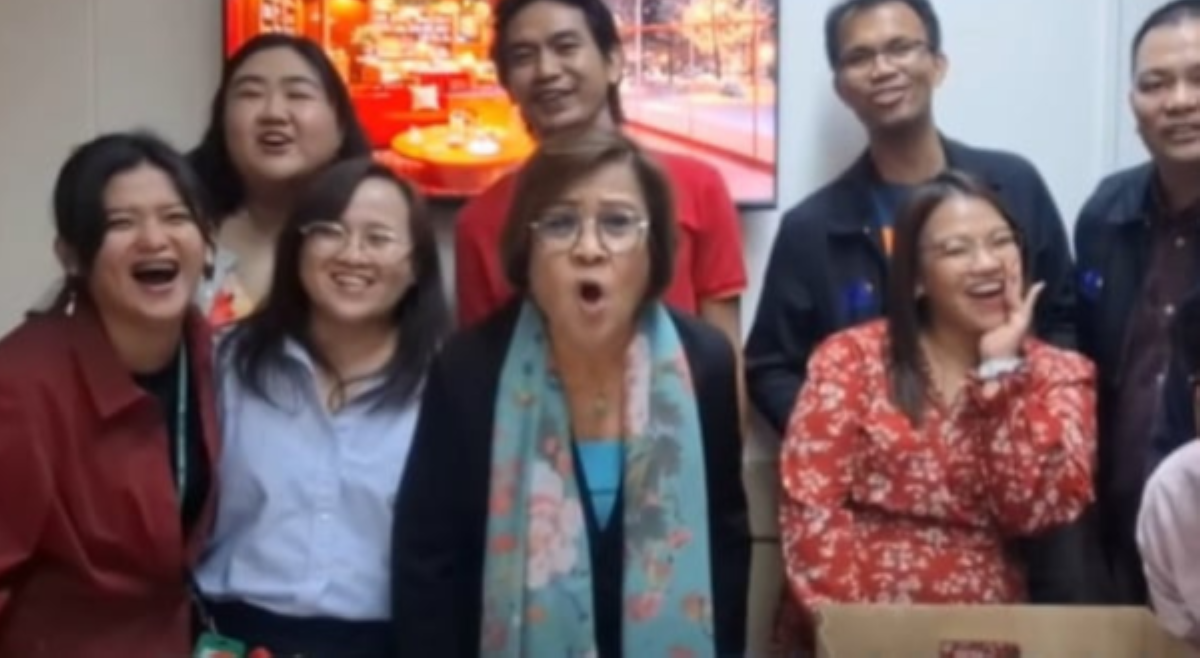 'Merry Christmas except sa mga kurakot!'&mdash;Rep. De Lima