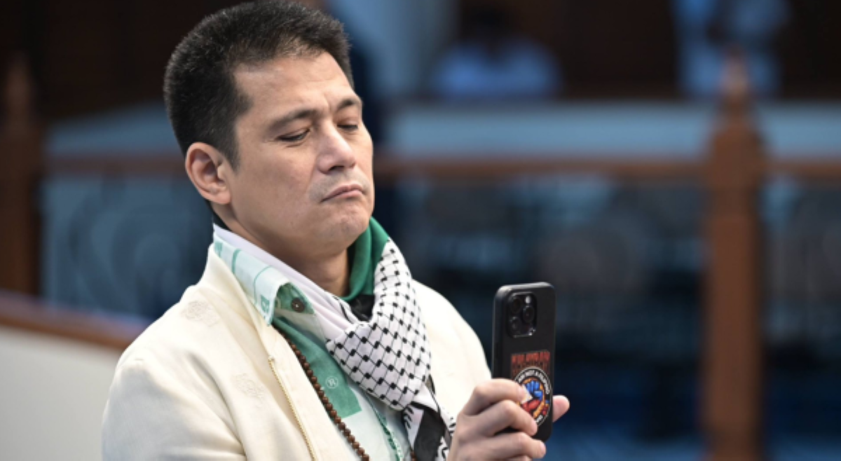  'Malaking kabulastugan!' Online sugal ni Sen. Robin, hindi totoo