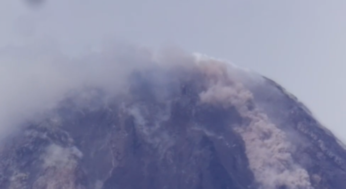 Mayon Volcano, itinaas sa Alert Level 3 ng Phivolcs