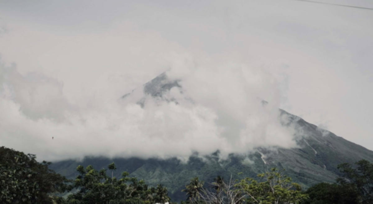 Higit 4k residente sa Albay, apektado sa patuloy na pag-alburoto ng Bulkang Mayon&ndash;NDRRMC