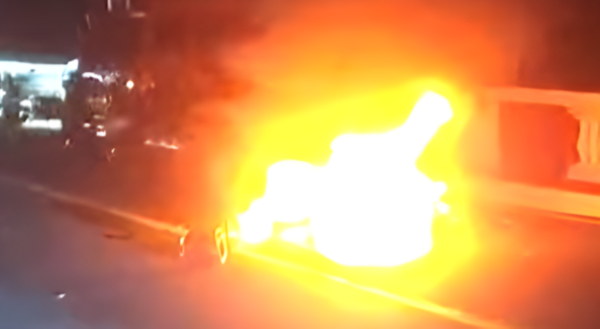 Rider na naaksidente, kasamang nasunog sa nagliyab na motorsiklo