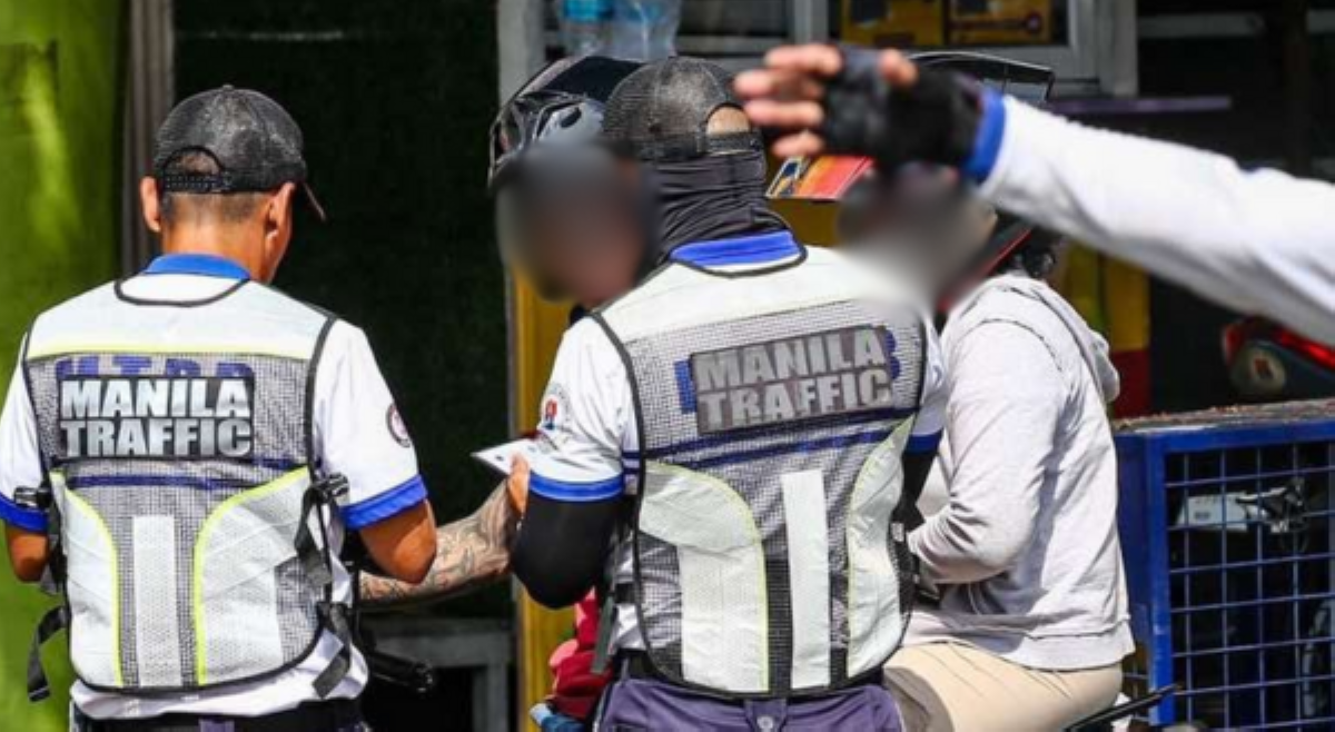 Nangotong na traffic enforcer sa Maynila, sinibak sa puwesto!