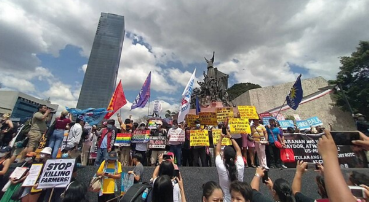 Panukalang gawing 'regular national holiday' ang Pebrero 25, isinusulong ni Rep. Diokno, atbp.