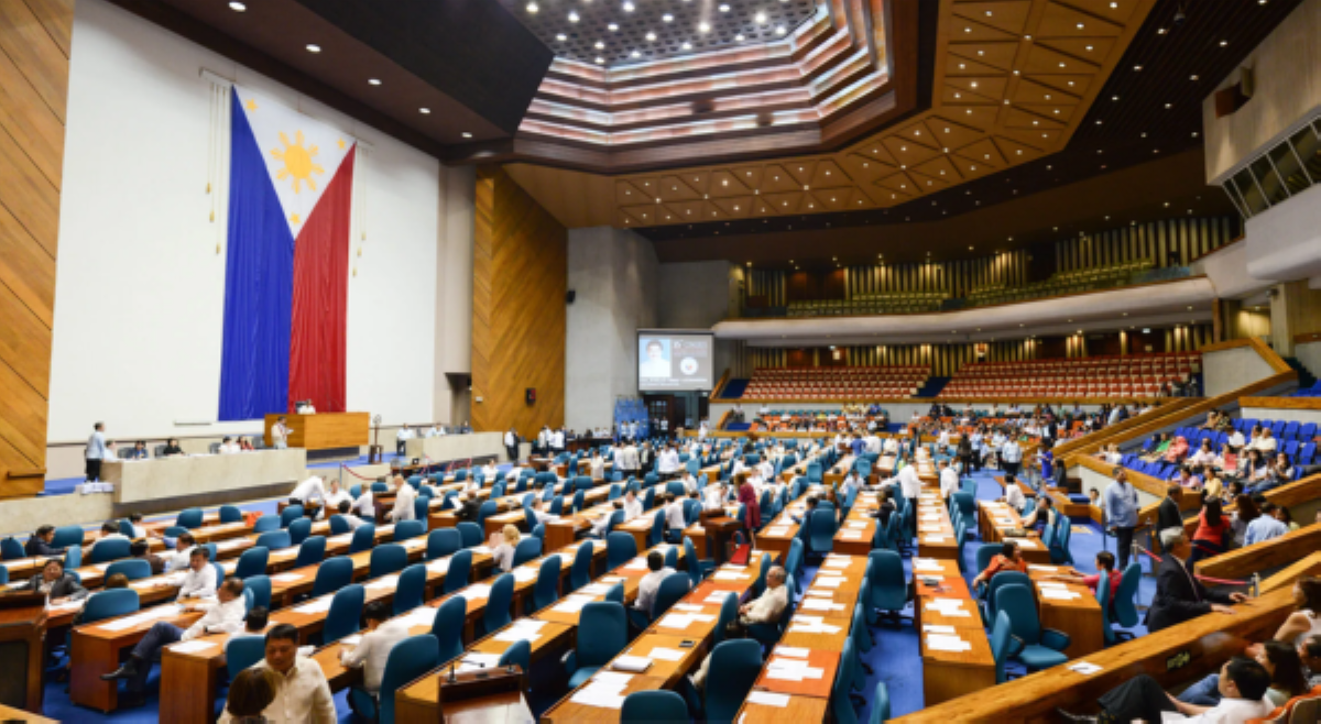 Anti-Cong-tractor bill, hihimayin na sa Kamara