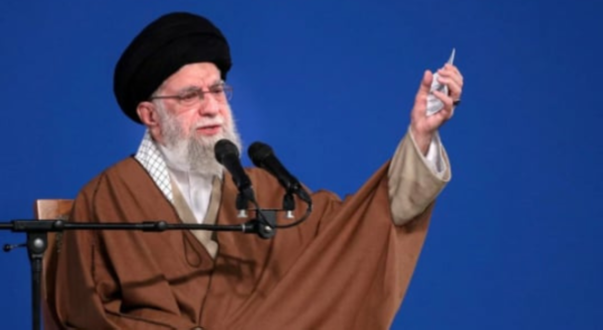 Kaanak ni Iranian supreme leader Ali Khamenei, nasawi sa airstrikes ng US, Israel
