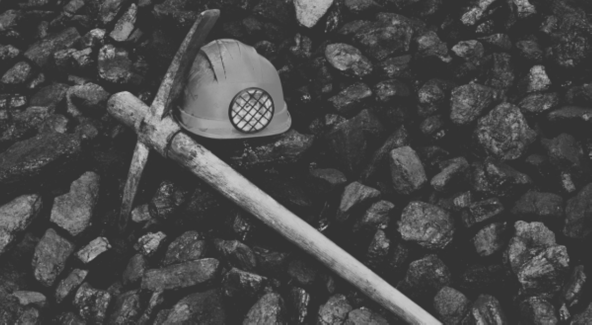 Minerong nagmamaneho ng bulldozer, nalibing nang buhay dahil sa landslide!