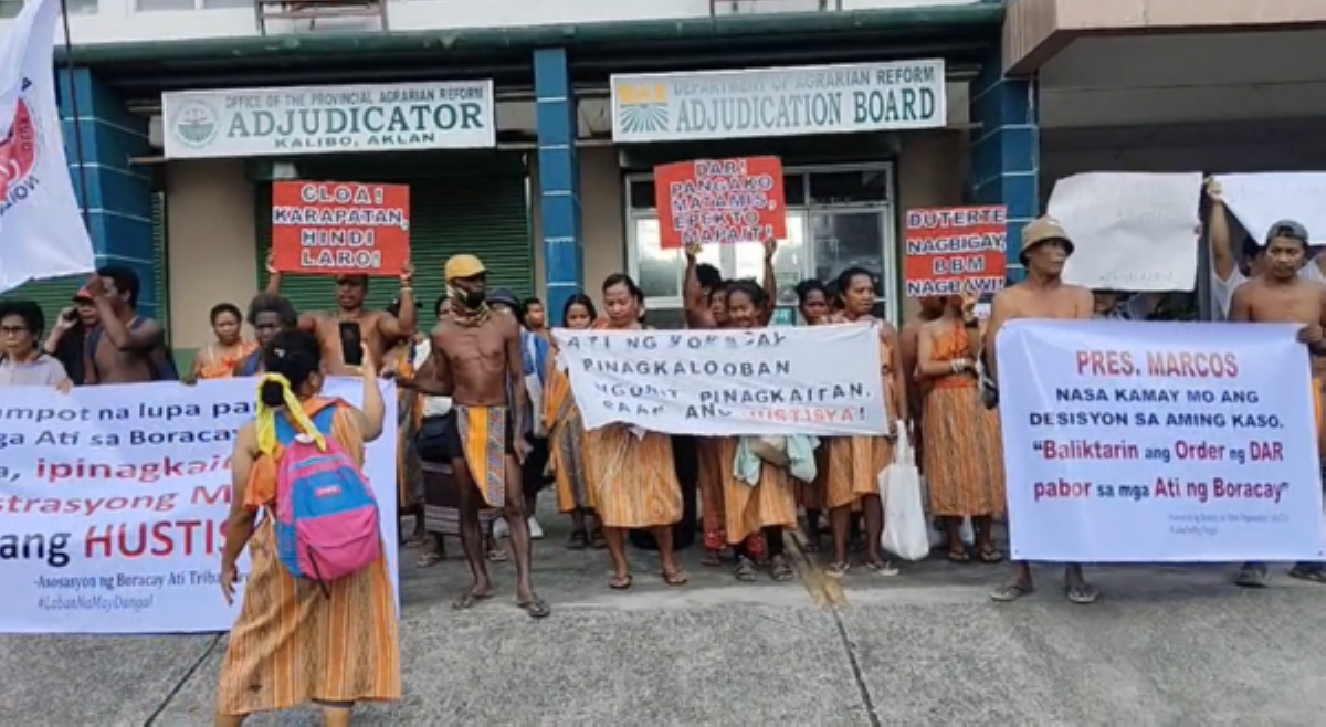 Ati community sa Boracay, nagkasa ng protesta matapos kanselahin ang kanilang CLOA