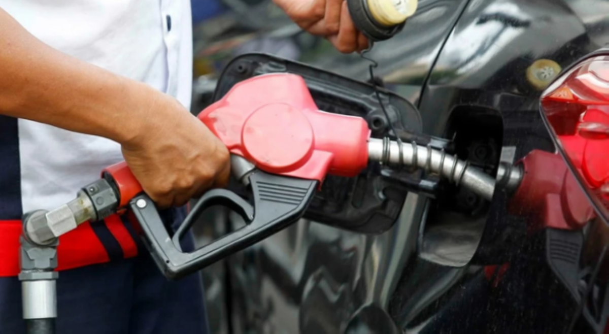 Suspensyon sa fuel excise tax, posibleng ikasa sa Abril 12-13&mdash;DOF