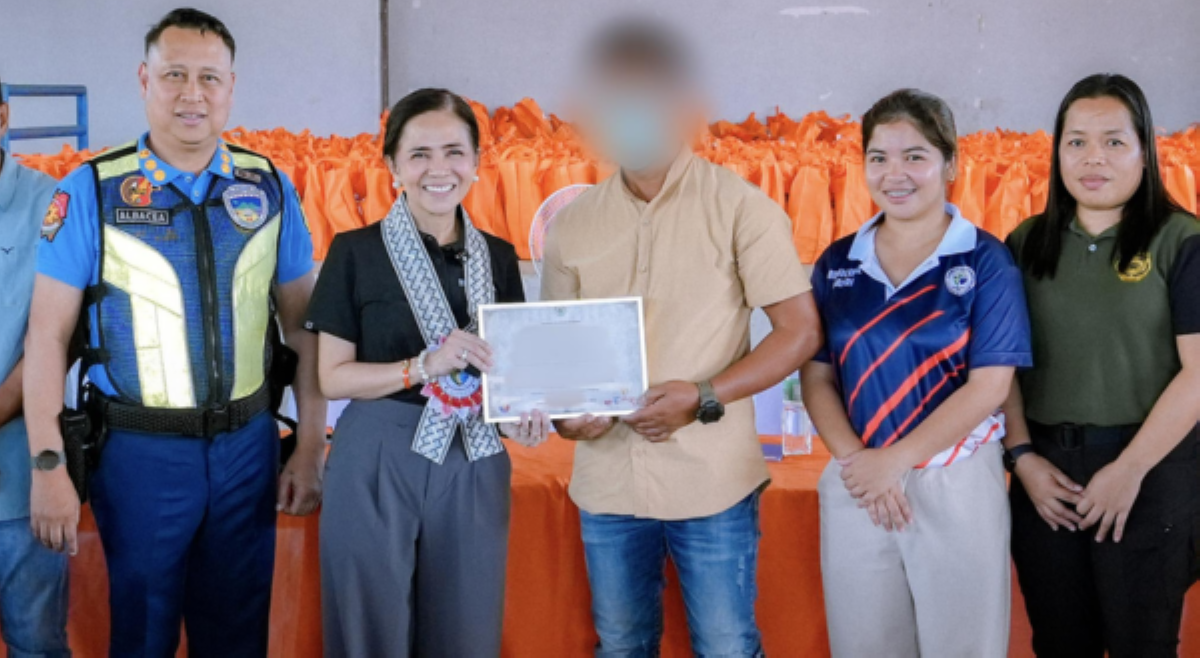 Mangingisda sa Quezon, may pabuyang ₱100k kapalit ng nadiskubreng ₱16M na cocaine