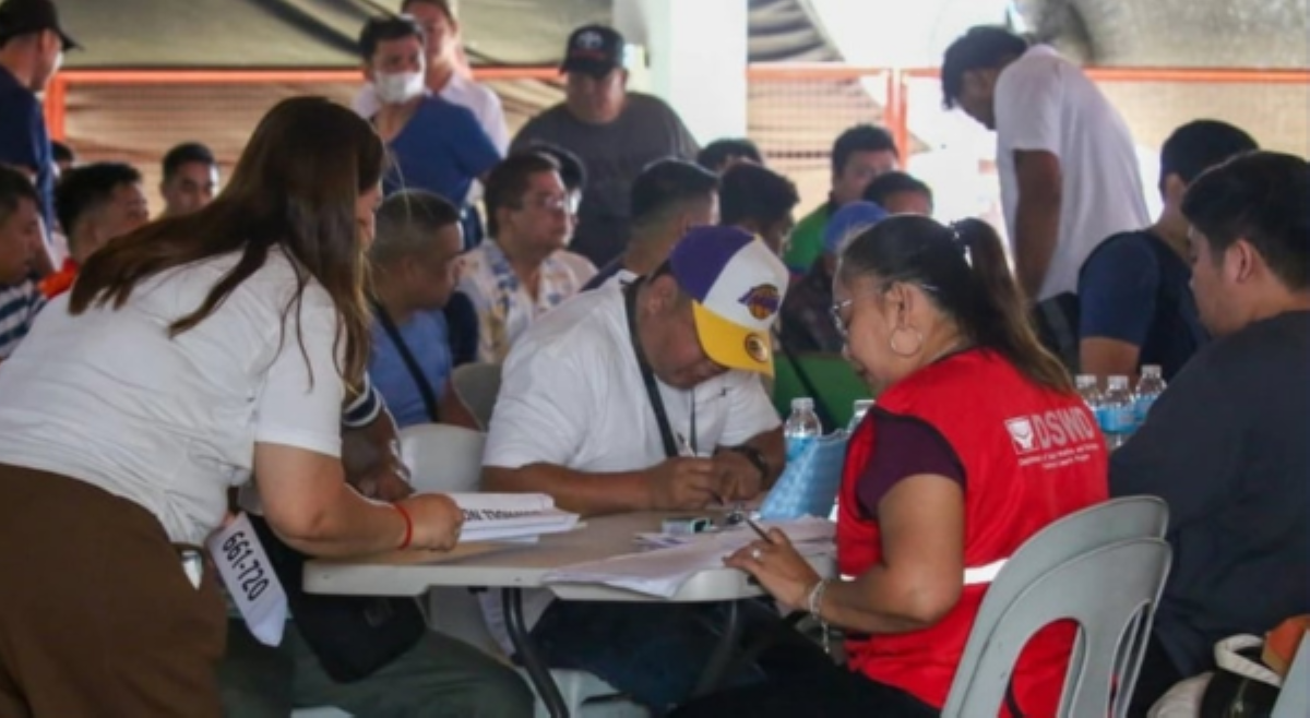PUV drivers na nakakubra ng fuel subsidy, higit 1M na&mdash;DSWD
