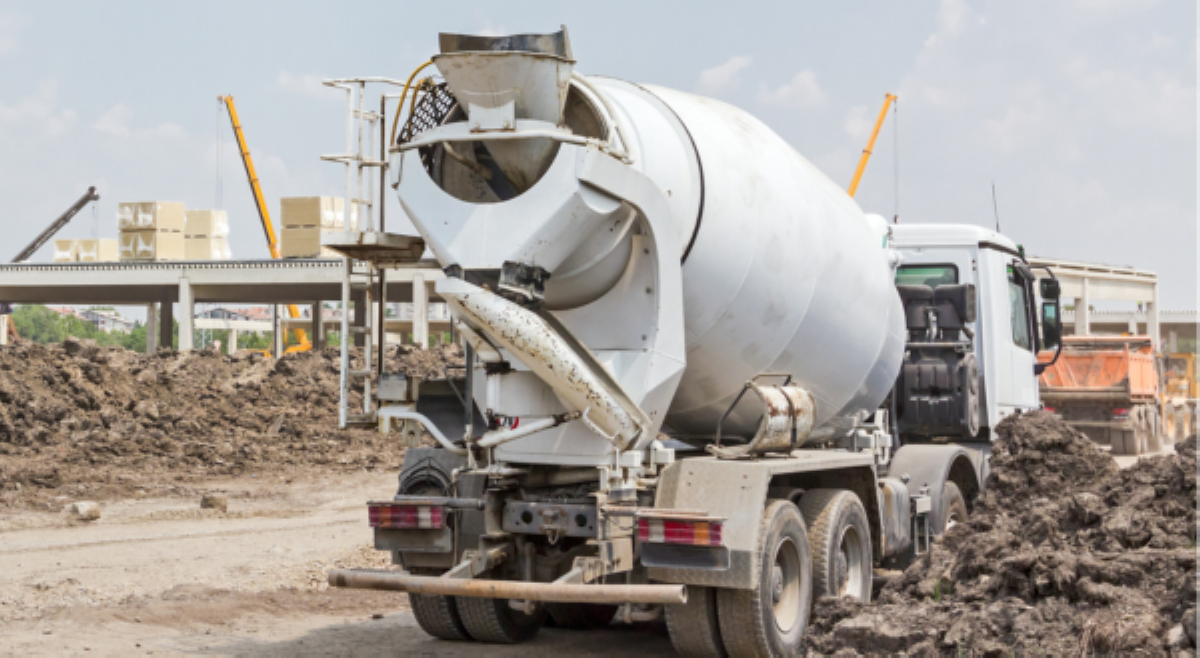 Construction worker, todas matapos mahigop ng cement mixer!