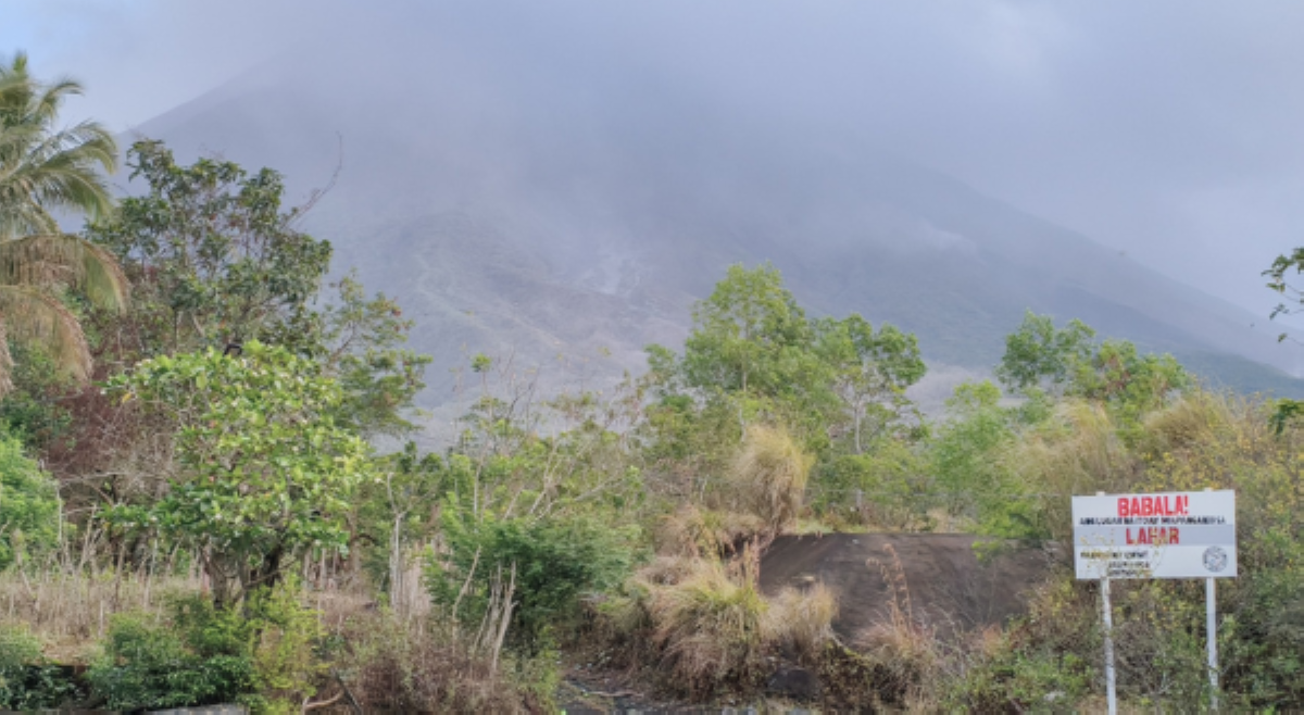 Camalig LGU, pinag-iingat mga residente sa heavy ashfall dulot ng Mayon