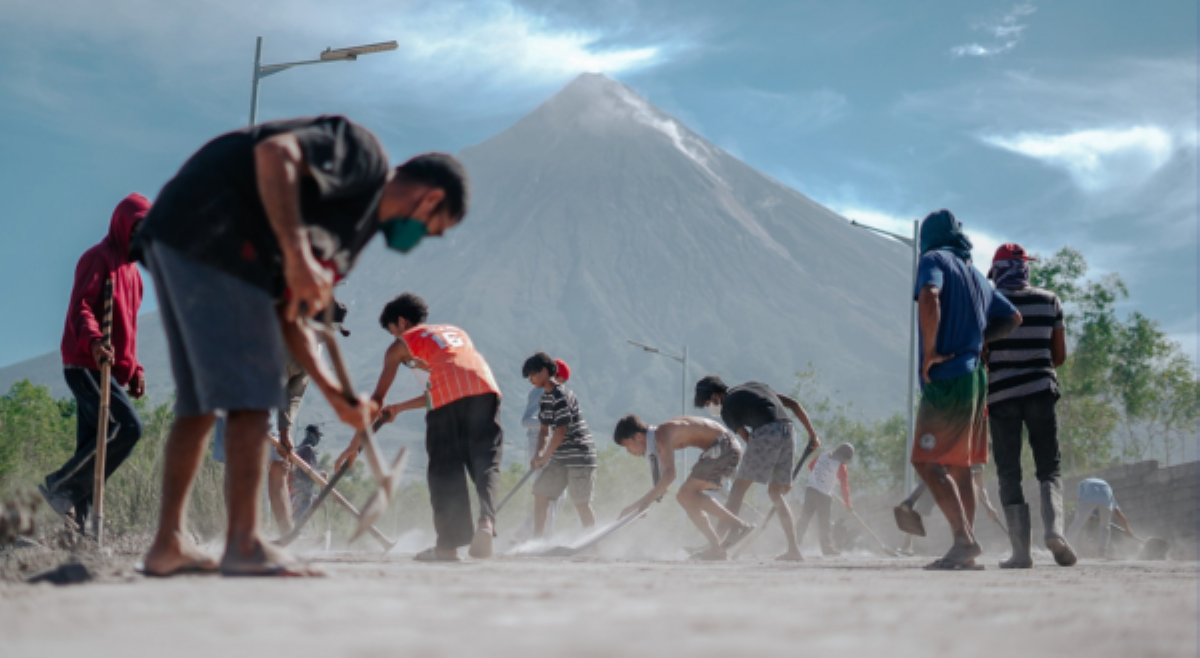 8 lugar sa Albay, isinailalim sa 'state of calamity' dahil sa pag-alburuto ng Mayon