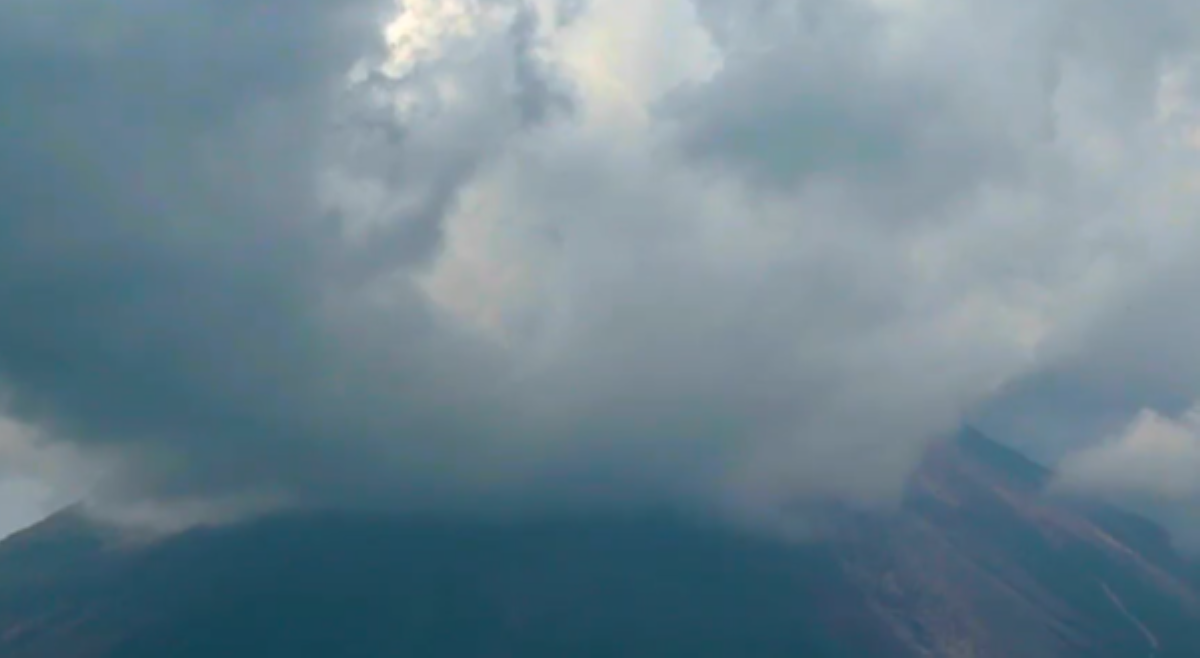Mayon, nakataas pa rin sa Alert Level 3; higit 400 rockfall events naitala